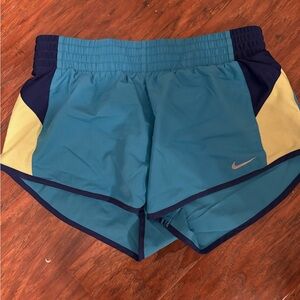 Nike running shorts dri-fit S